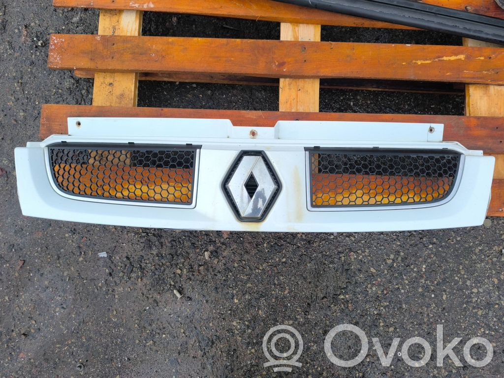 Renault Trafic II (X83) Front bumper upper radiator grill 