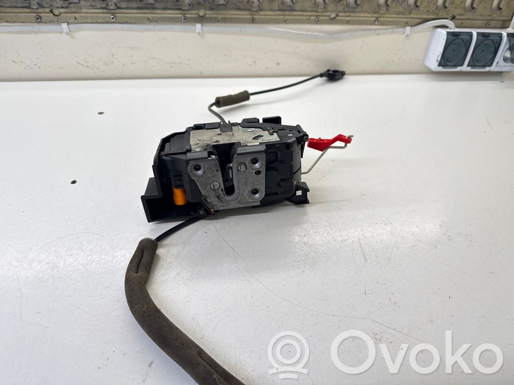 Opel Movano B Priekšpusē slēdzene 