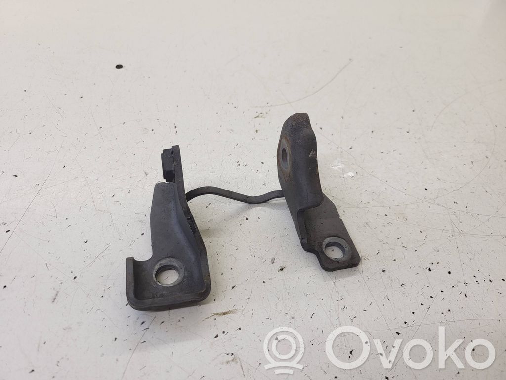Opel Vivaro Inne części komory silnika 