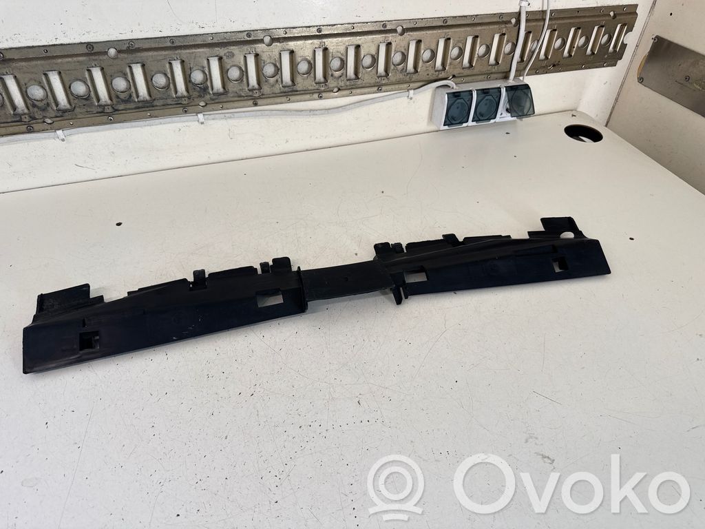 Opel Vivaro Osłona chłodnicy 