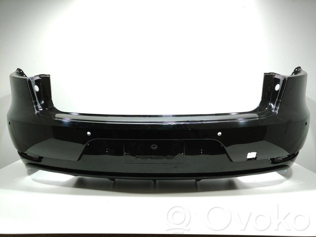 Porsche Macan (95B) Moldura inferior del parachoques trasero 