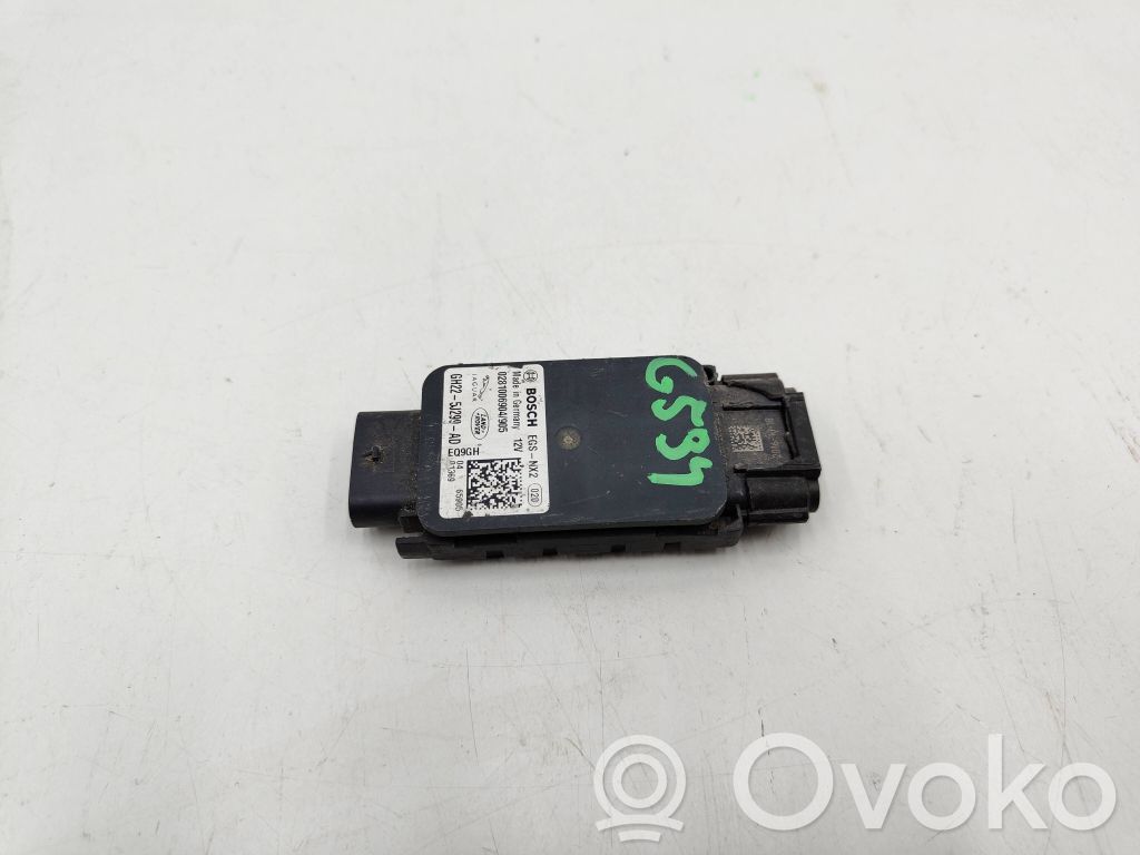 Land Rover Discovery Sport Rear light center trim bar blend 