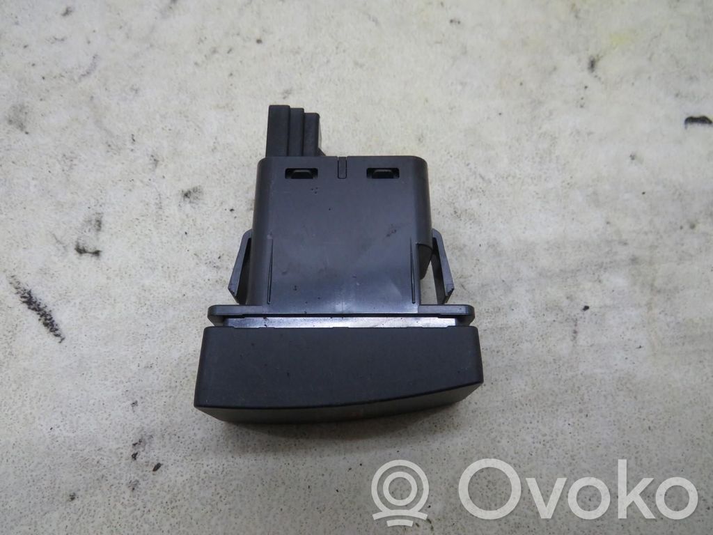 Mazda CX-5 Hazard light switch 