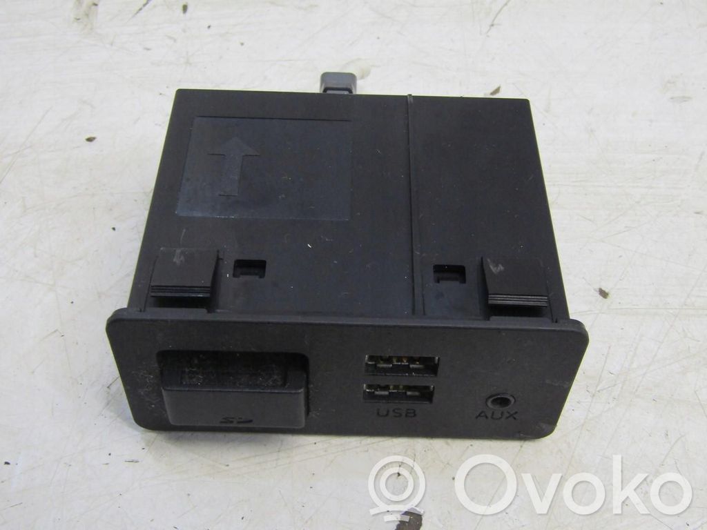 Mazda 2 AUX in-socket connector 