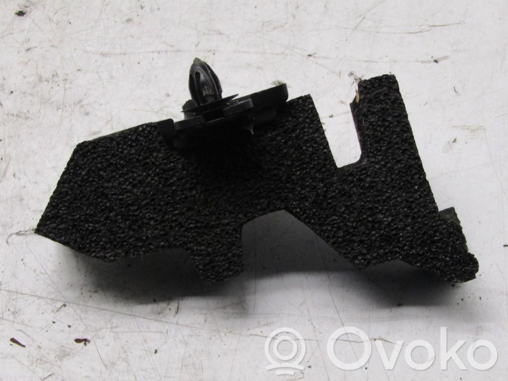 Suzuki Vitara (LY) Element spumă suport/etanșare aripă 