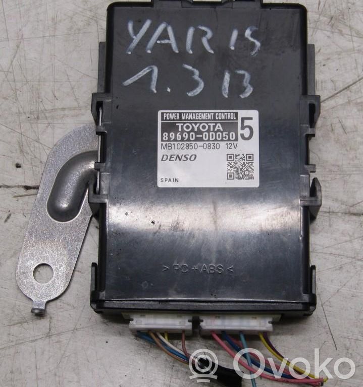 Toyota Yaris Air conditioner control unit module 
