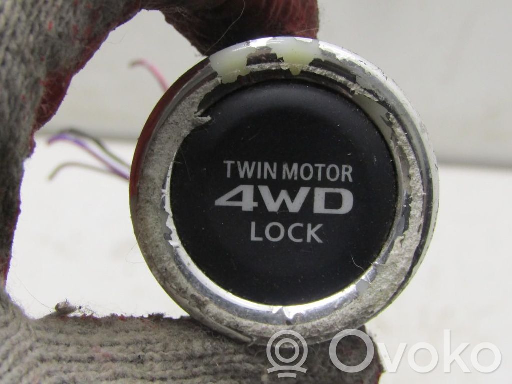 Mitsubishi Outlander Differential lock switch 