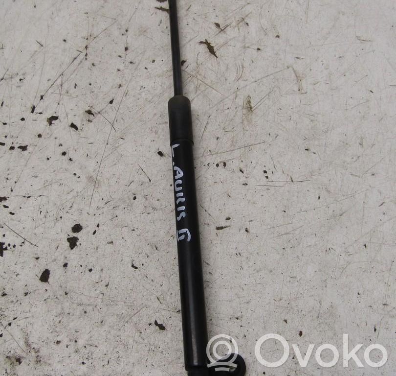 Toyota Auris E180 Muelle amortiguador puerta trasera 