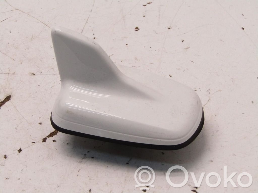 Audi A4 S4 B9 GPS-pystyantenni 