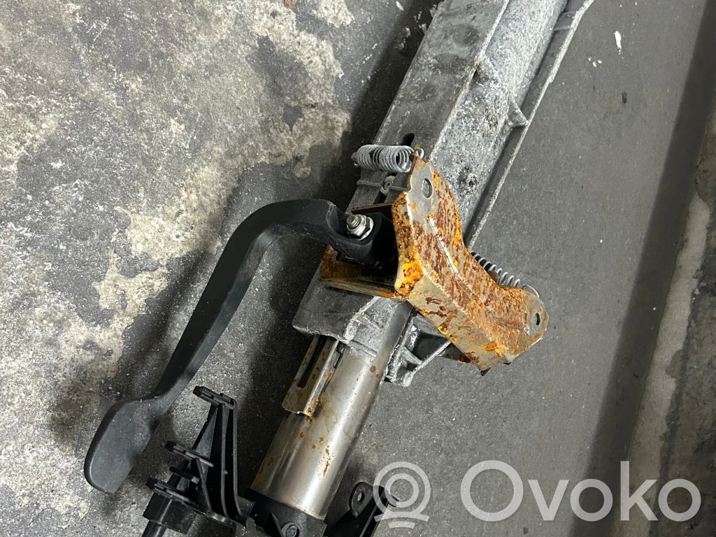 BMW 3 F30 F35 F31 Ohjauspyörän akseli 