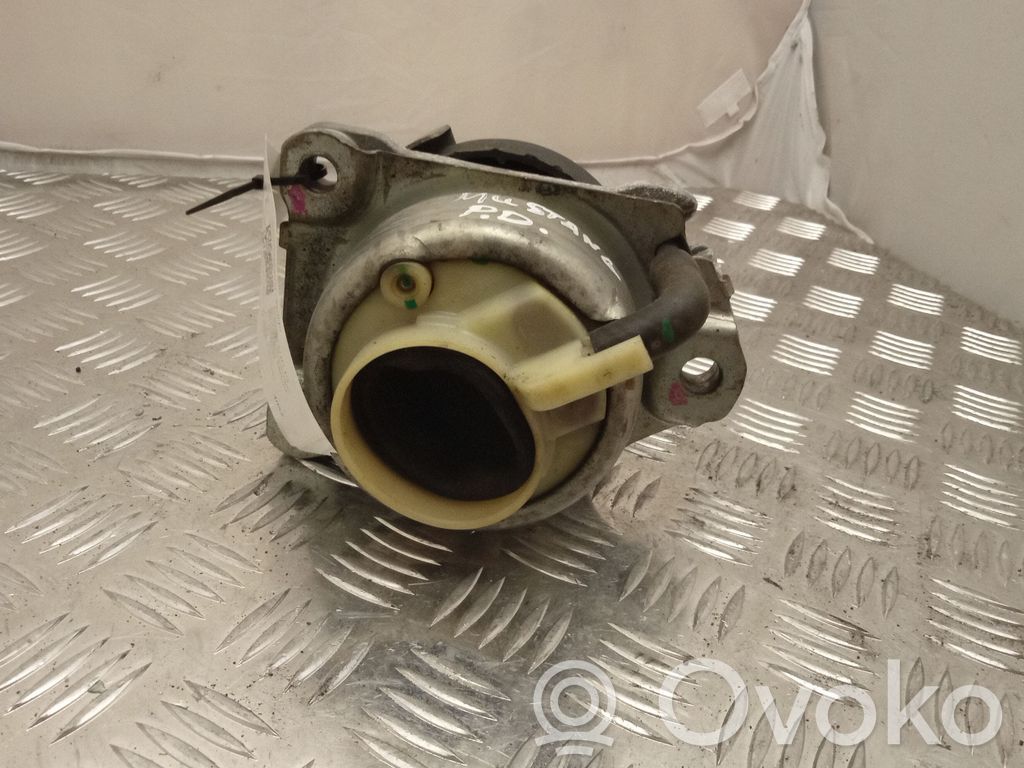 Ford Mustang VI Engine mount bracket 