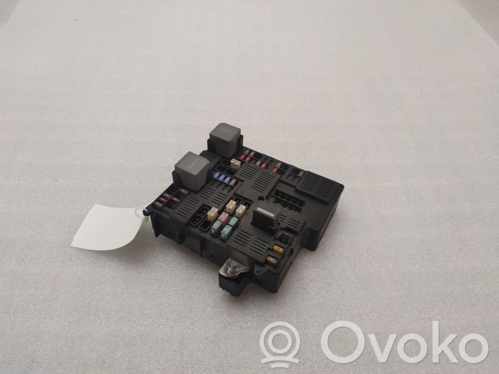 Volvo XC90 Fuse module 