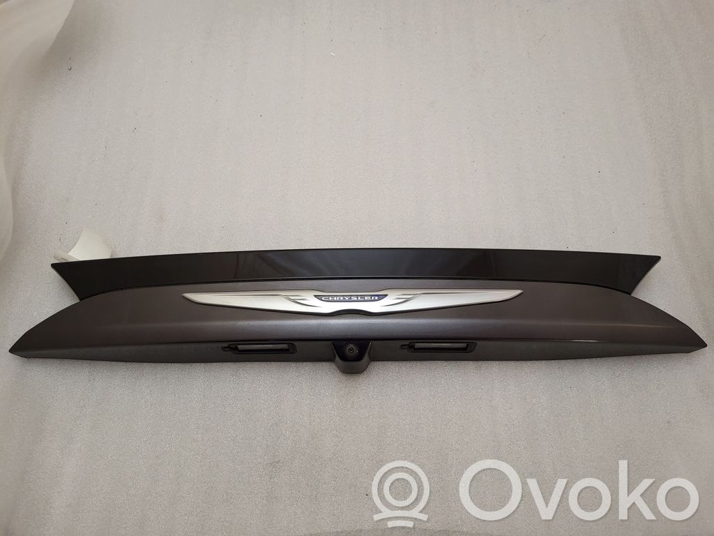 Tailgate/trunk spoiler   5RL88LAUAF,5RL88TRMA