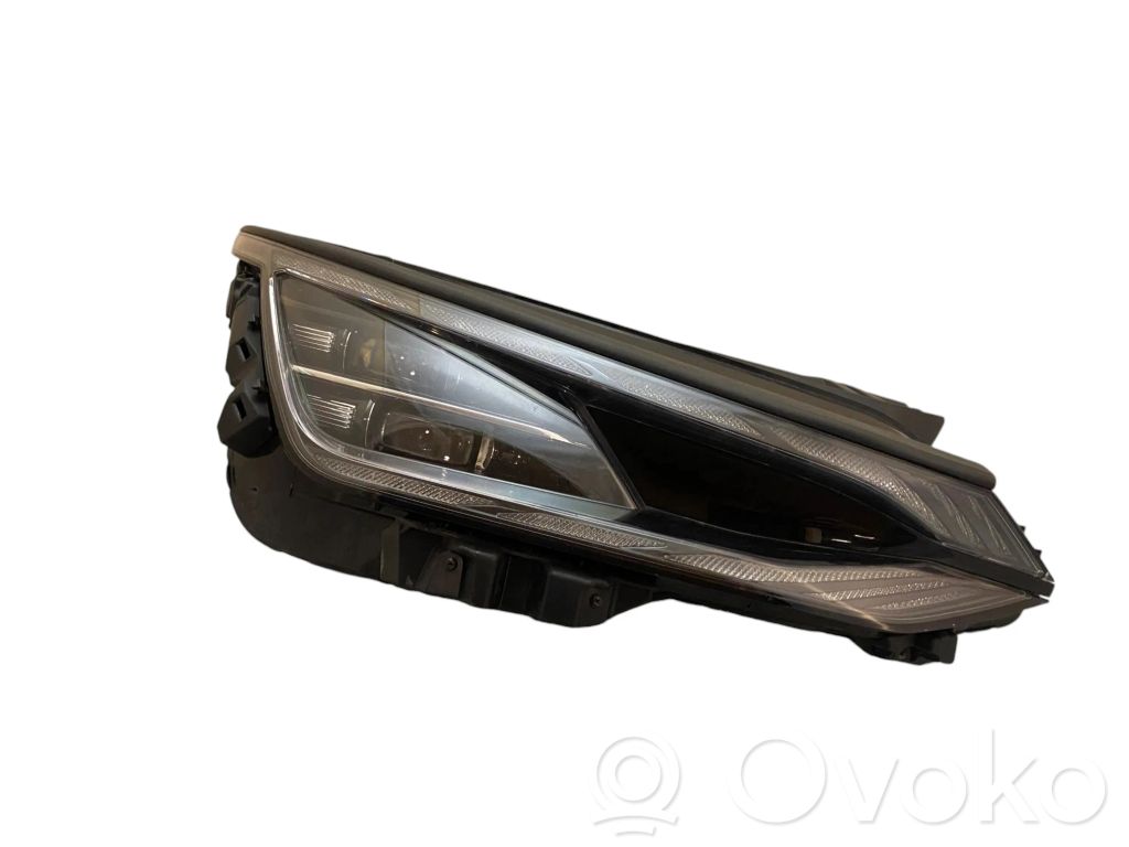 Headlight/headlamp   92102CV1