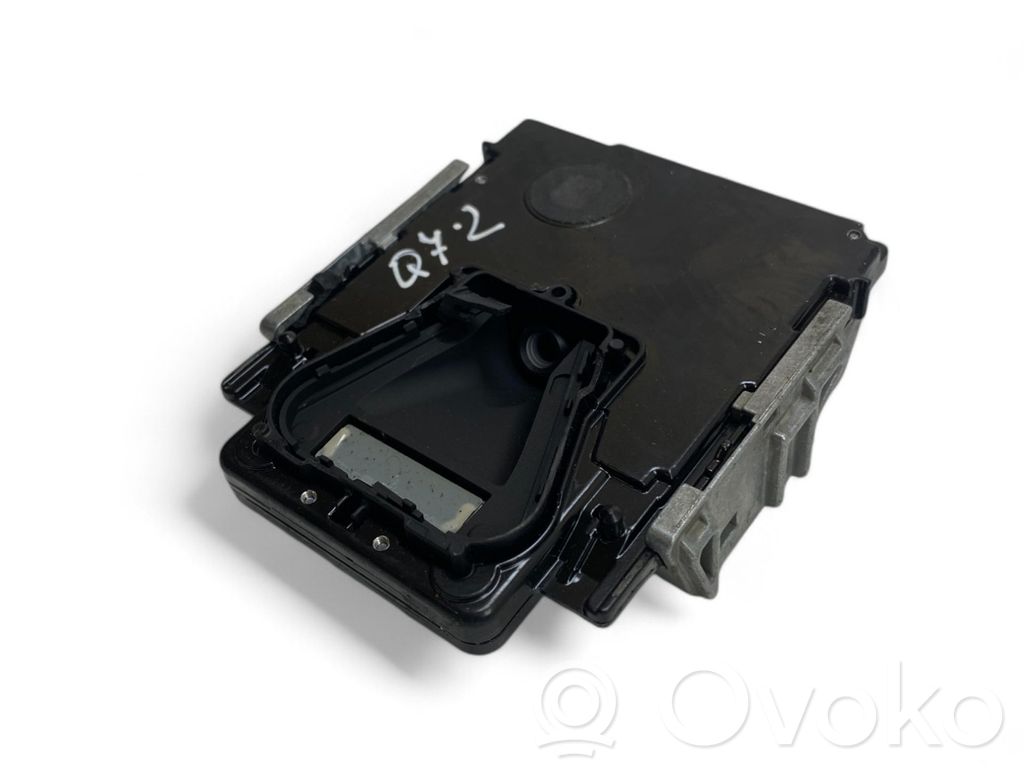 Audi Q7 4M Windshield/windscreen camera 
