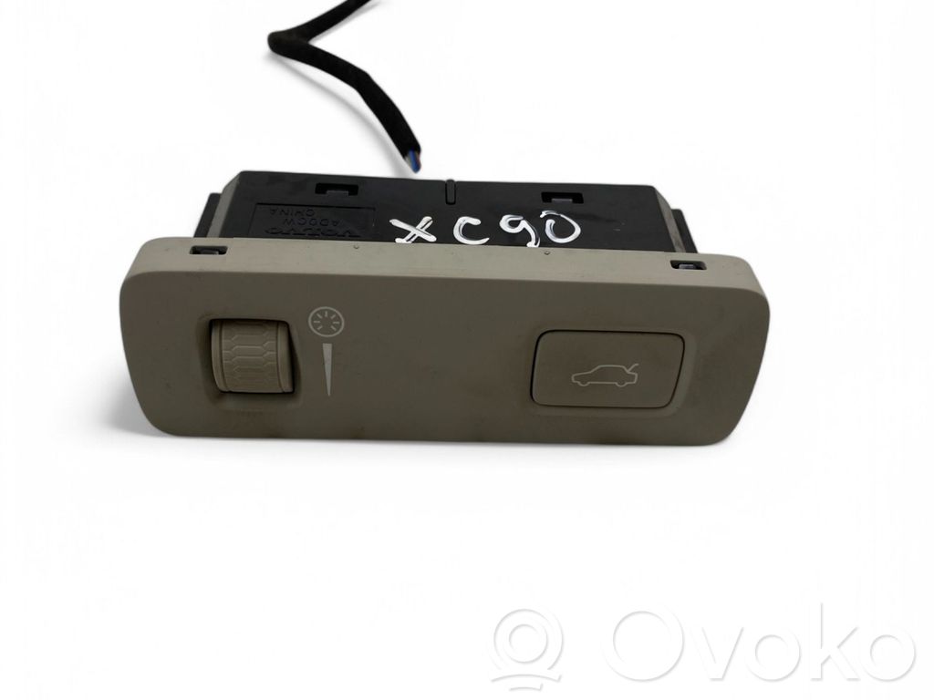 Volvo XC90 Tailgate opening switch 