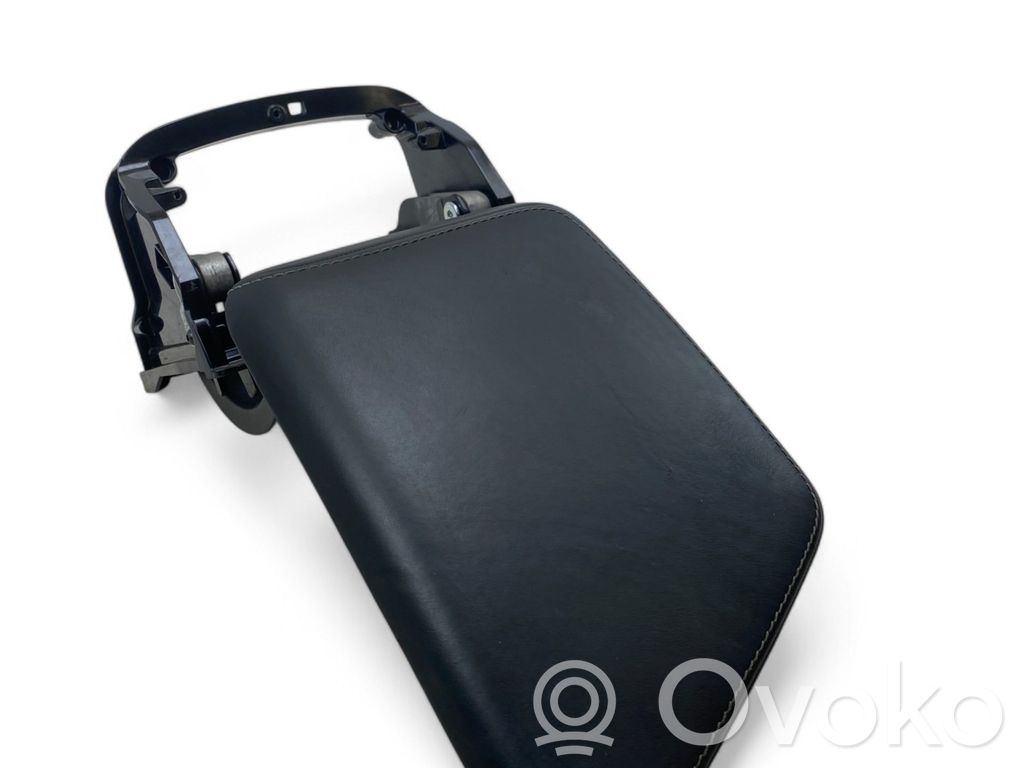 Armrest   31469707