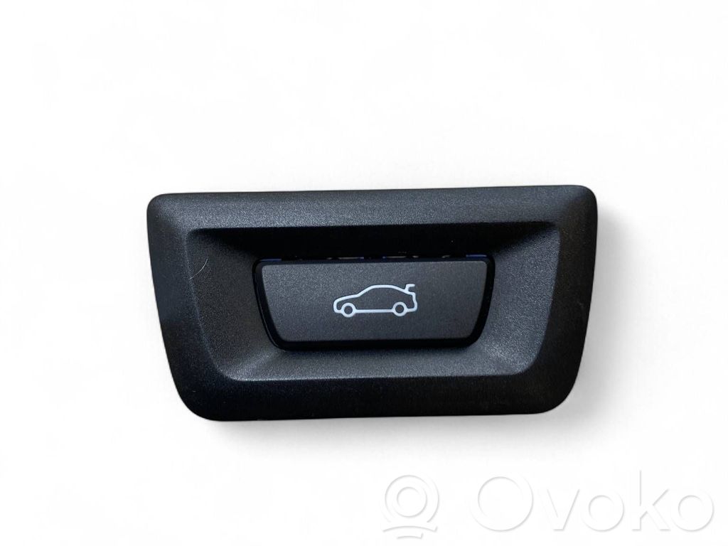 BMW i4 Tailgate/boot open switch button 