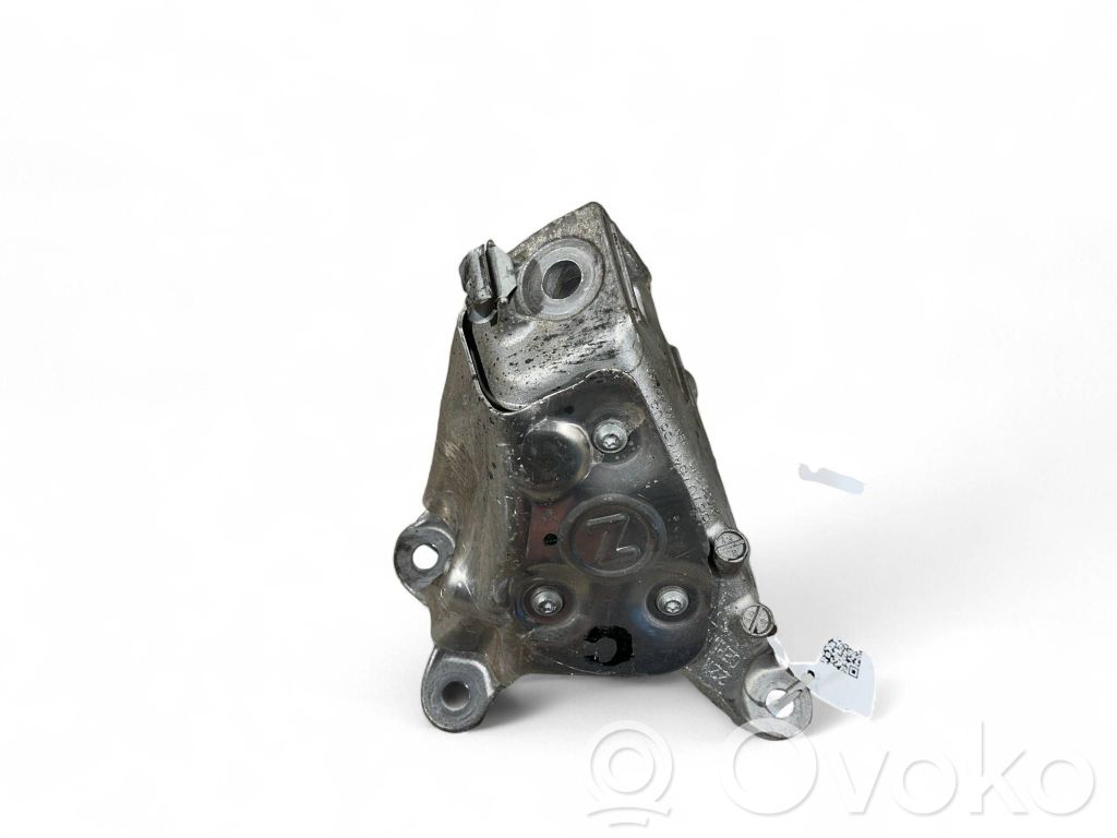 BMW 5 G30 G31 G38 Engine mounting bracket 
