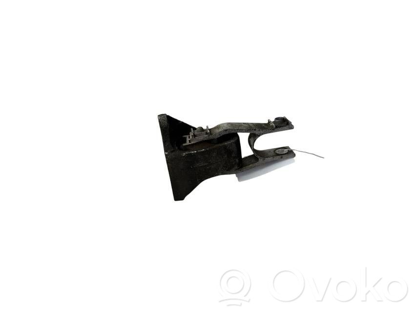 Engine mount bracket   31339951