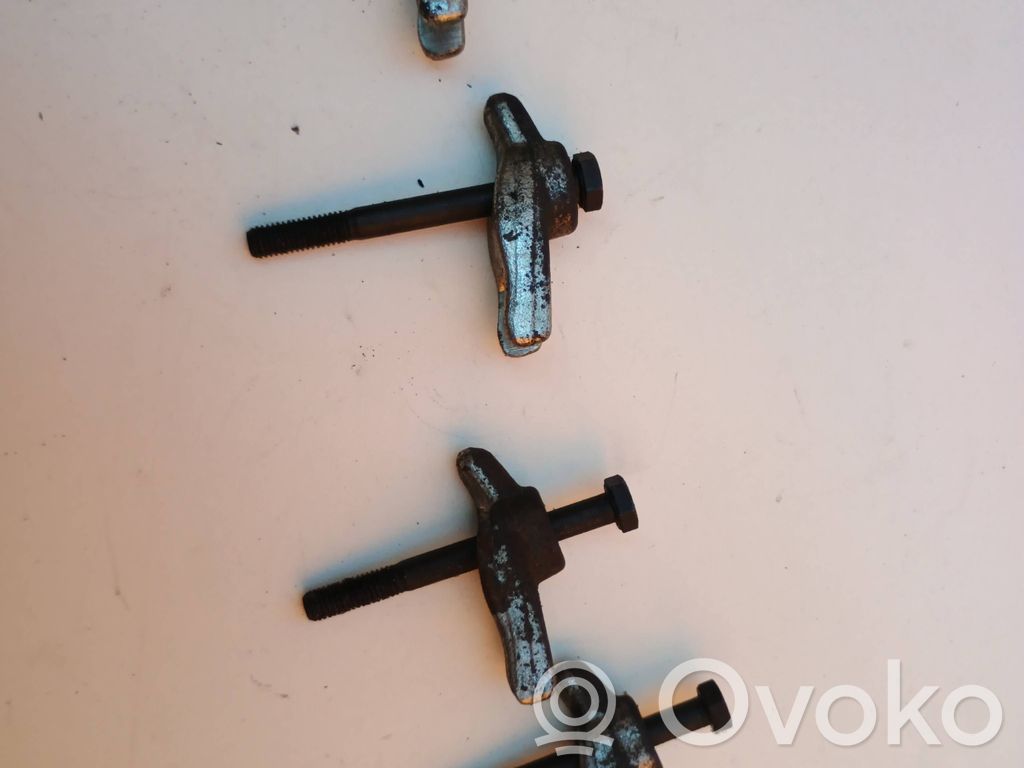 Iveco Daily 4th gen Fuel Injector clamp holder 