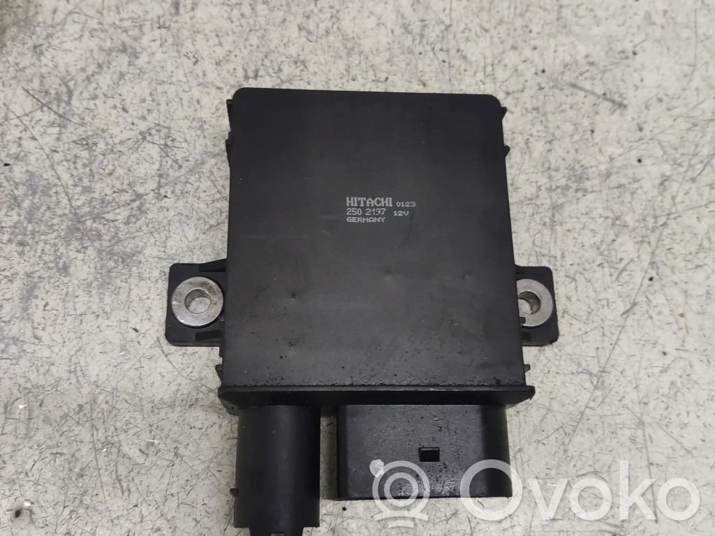 Glow plug pre-heat relay   2502197