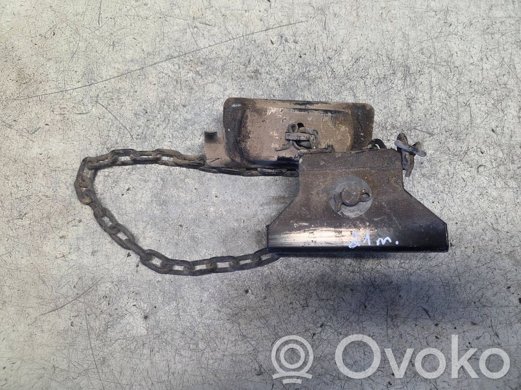 Spare wheel mounting bracket