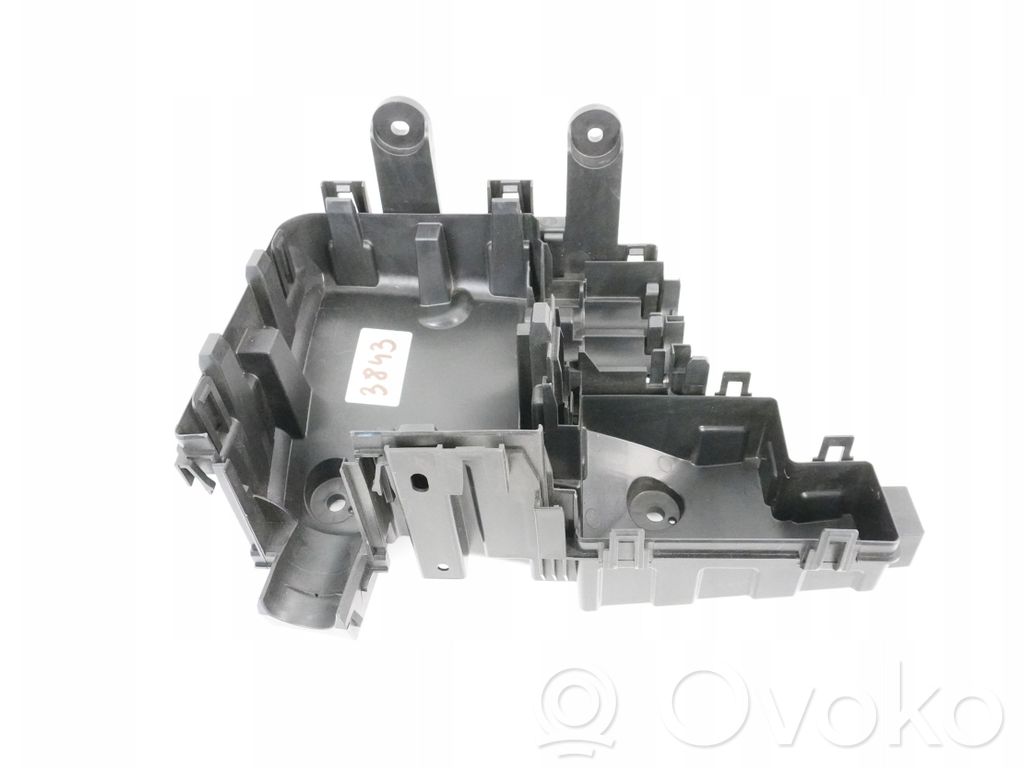 Renault Kadjar Relay mounting block 