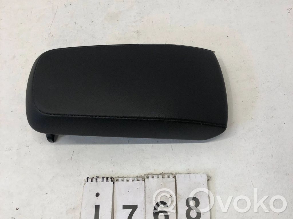 Volvo XC40 Reposabrazos 