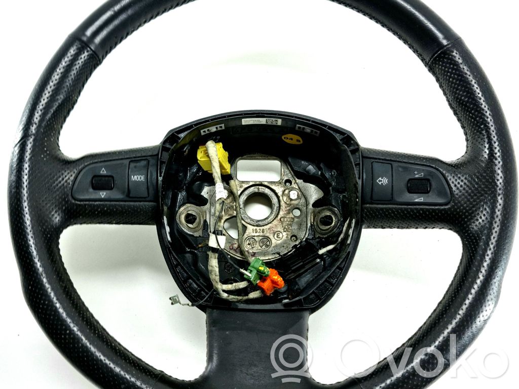 Audi A5 8T 8F Ohjauspyörä 