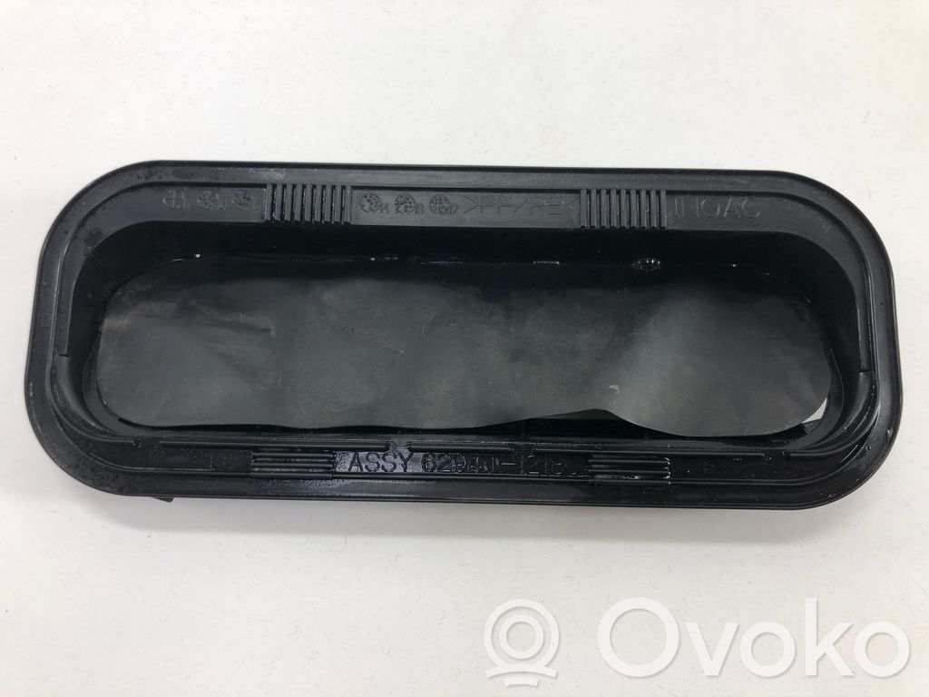 Toyota RAV 4 (XA40) Kratka wentylacyjna pod zderzakiem tylnym 