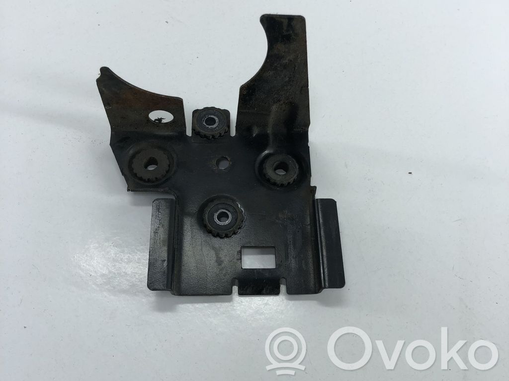 Citroen DS5 ABS pump bracket 