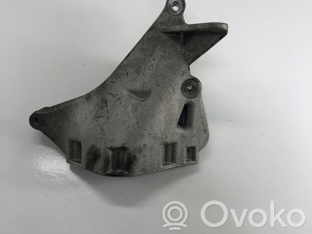 Seat Ibiza IV (6J,6P) Engine mounting bracket 