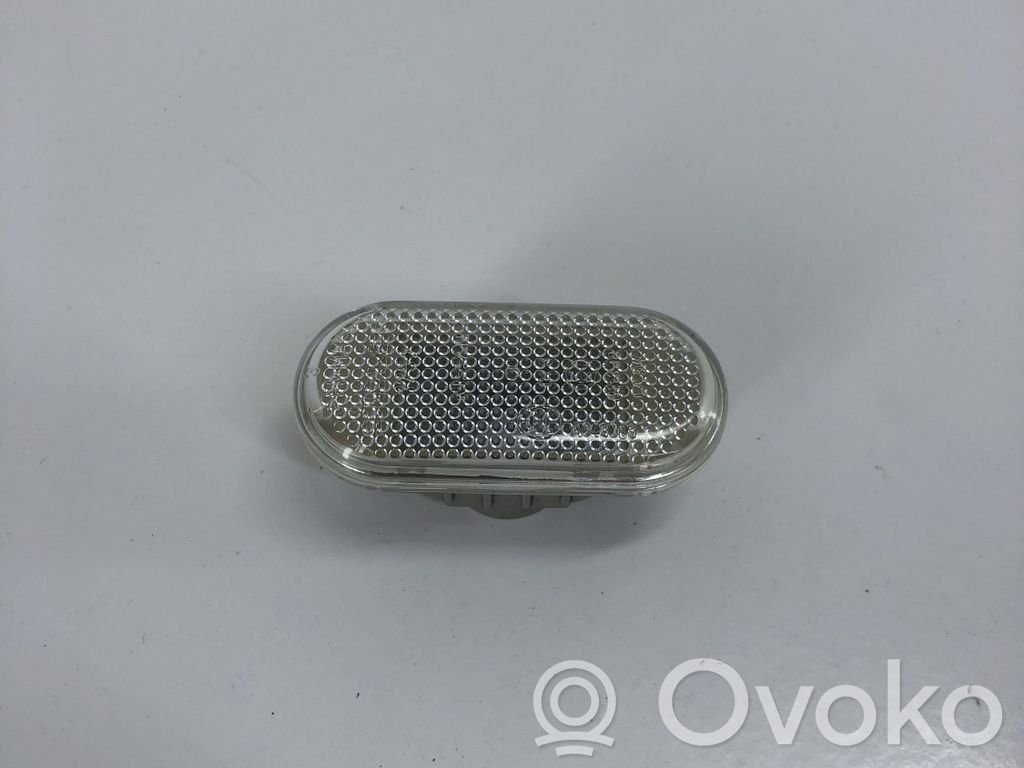 Nissan Qashqai Front fender indicator light 