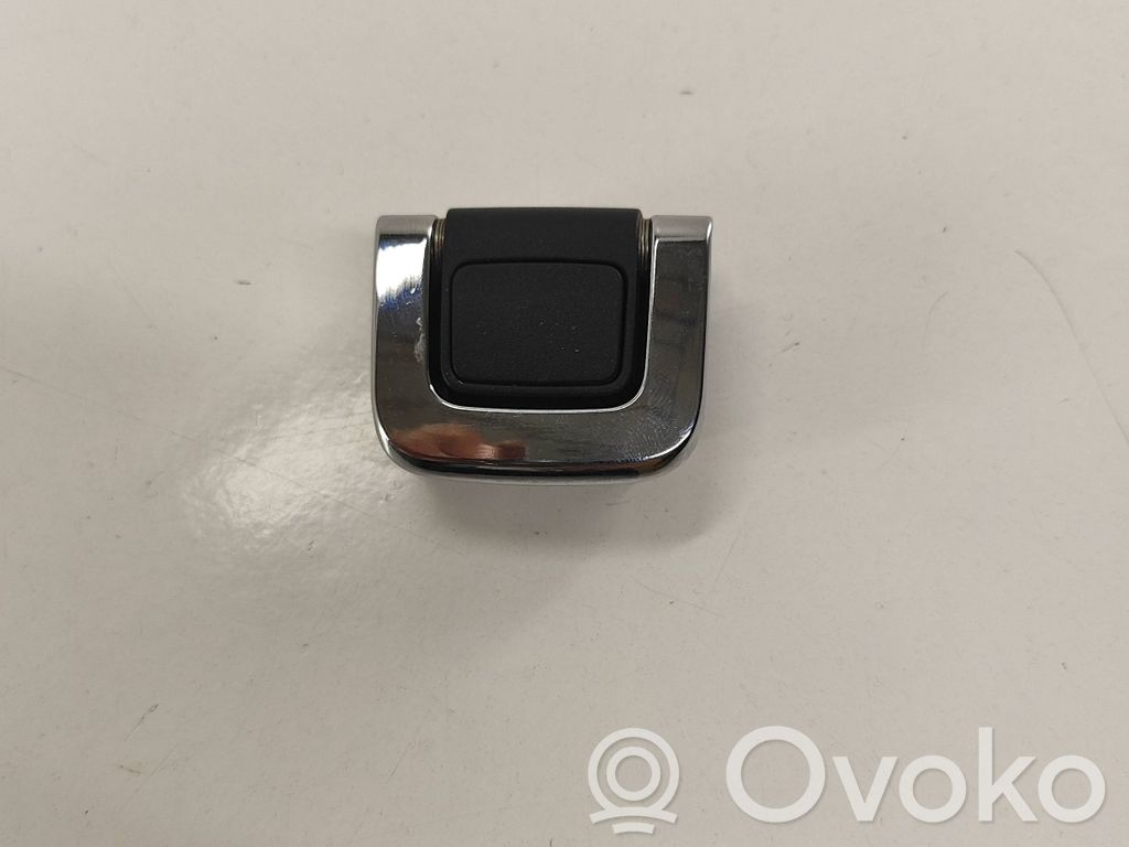 Peugeot 508 Tie down hook / loop 
