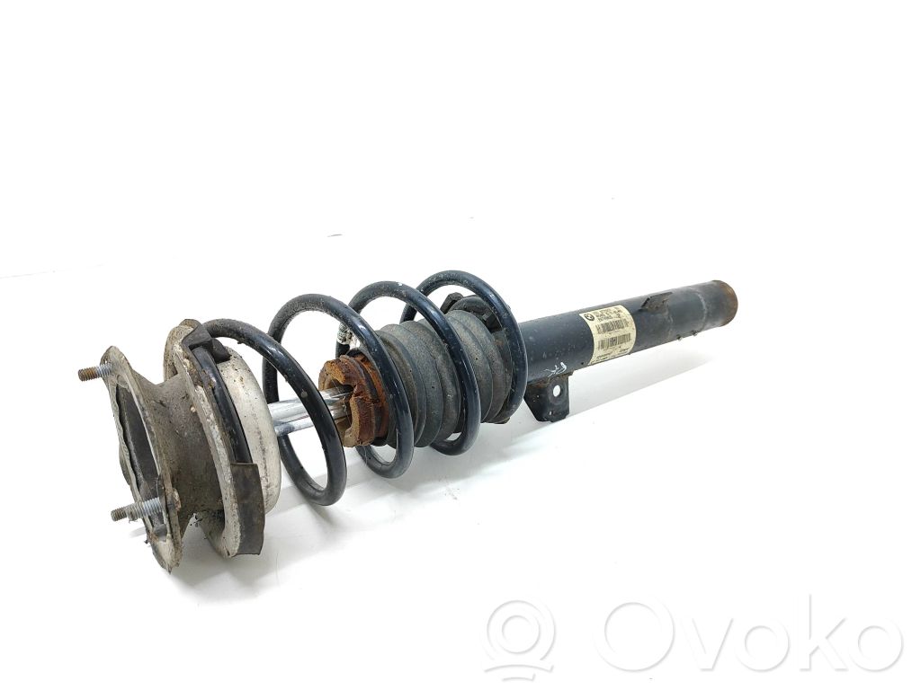 BMW 1 E81 E87 Etuiskunvaimennin kierrejousella 