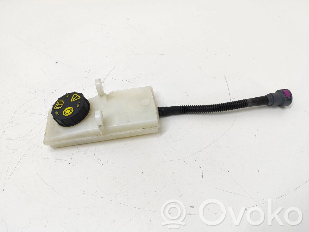 Ford Kuga II Brake fluid reservoir 