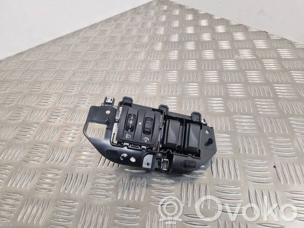 Renault Clio IV Light switch 