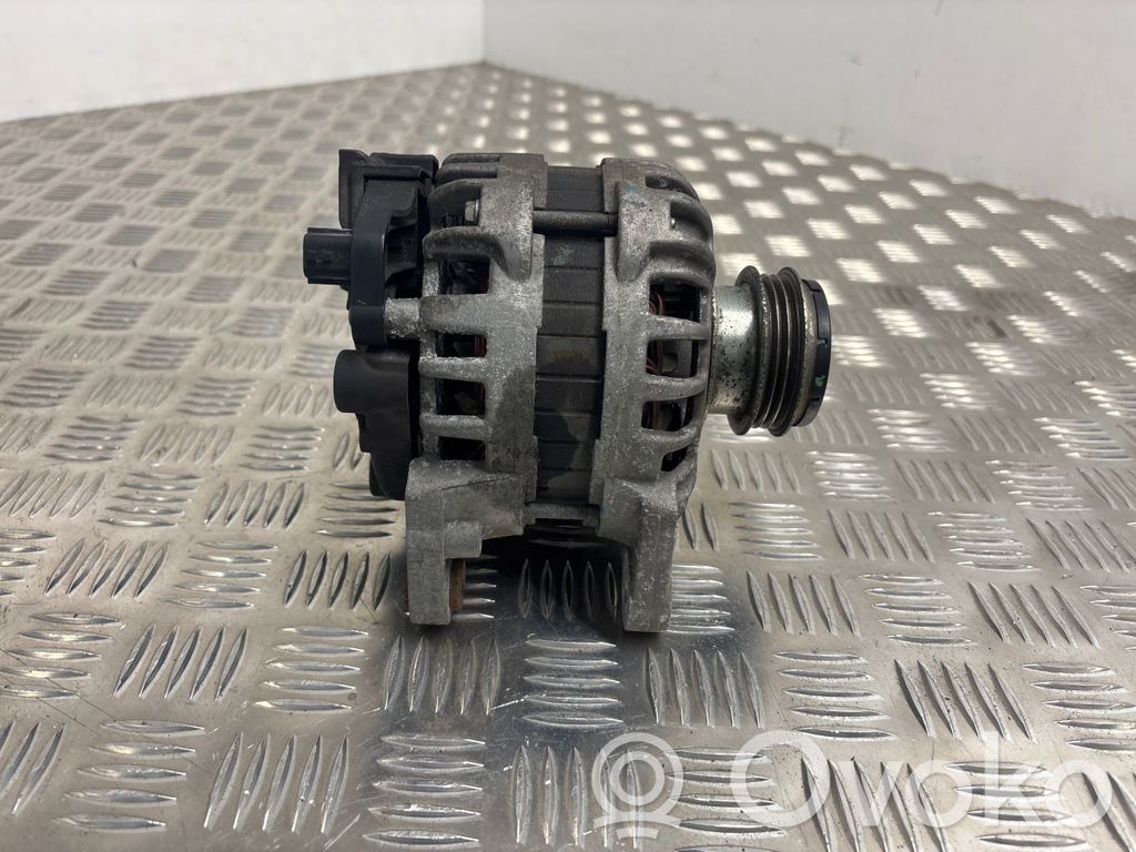 Renault Clio IV Ģenerators 
