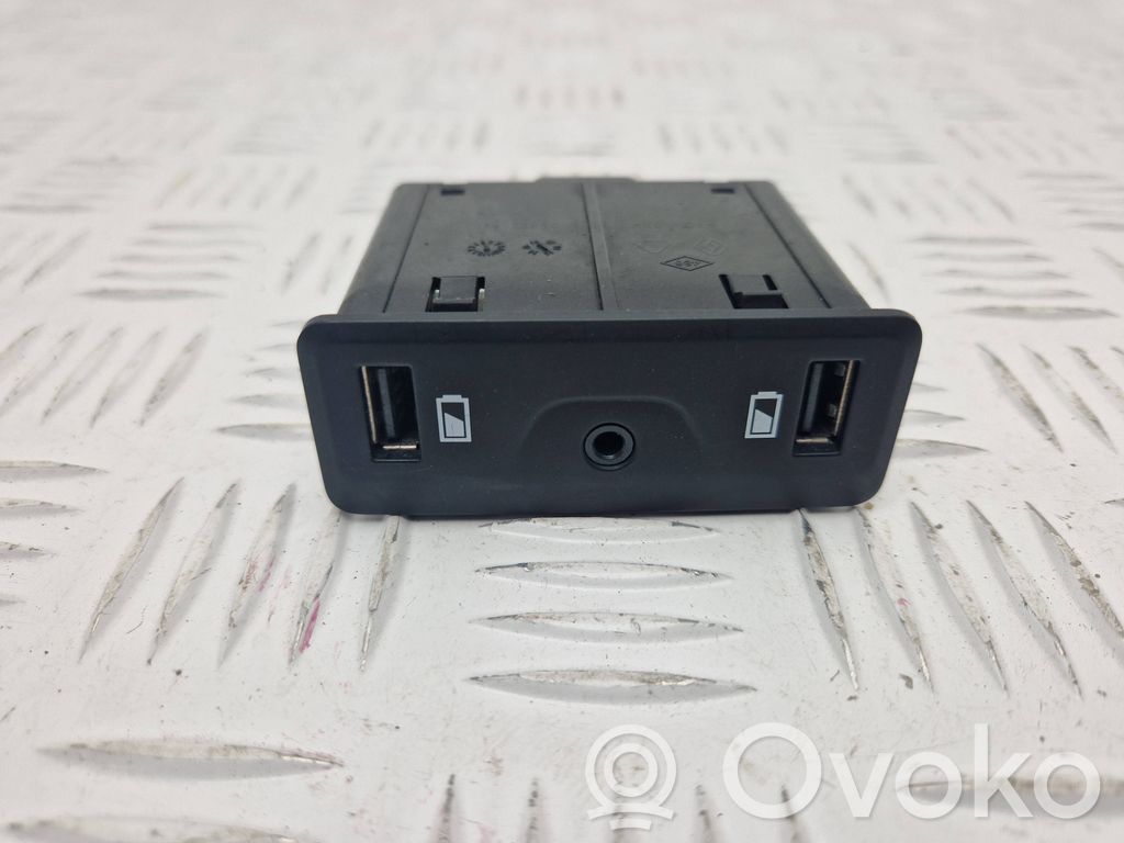 Renault Talisman Enchufe conector entrada auxiliar 
