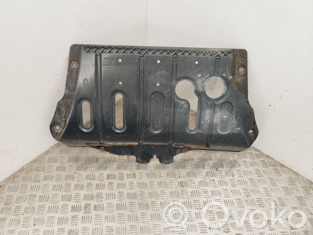 Dacia Duster Engine splash shield/under tray 