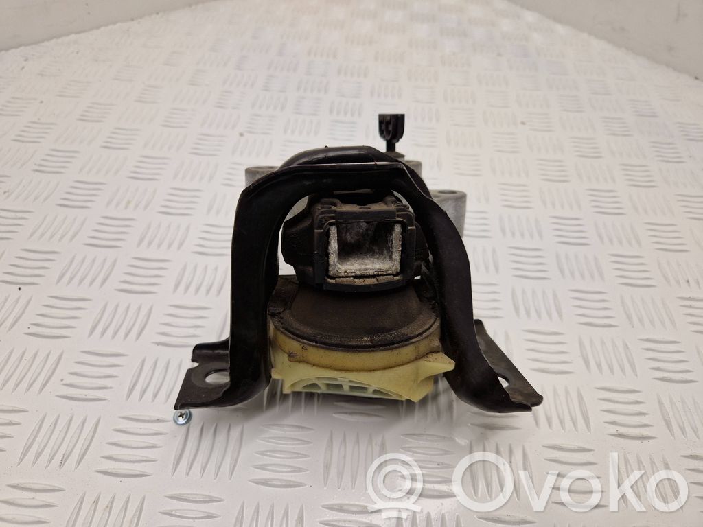 Dacia Duster Engine mount bracket 