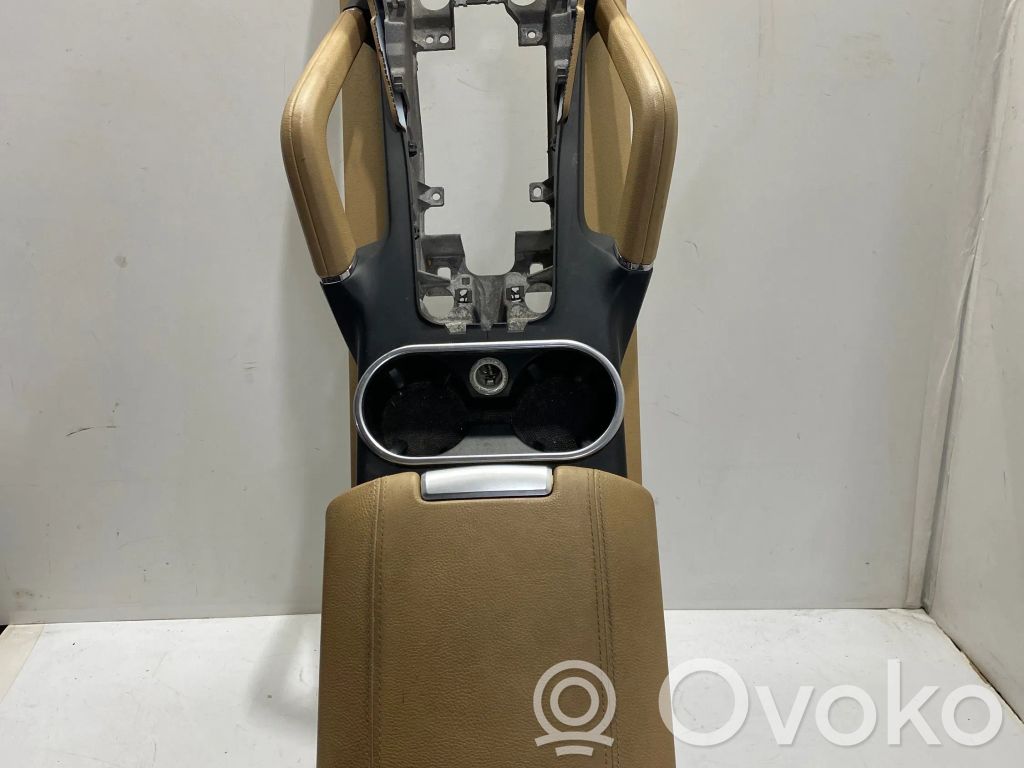 Porsche Cayenne (92A) Consola central 