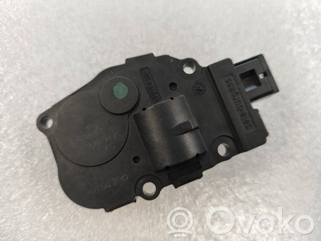 Volkswagen Touareg II Air flap motor/actuator 