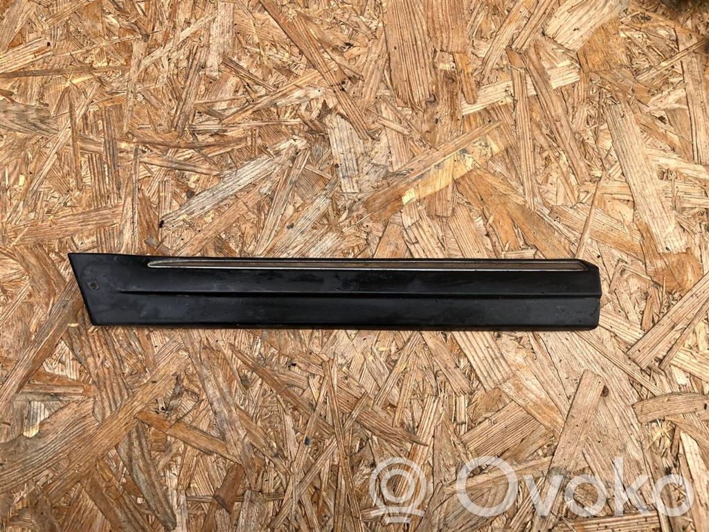 BMW 7 E32 Apdaila sparno (moldingas) 