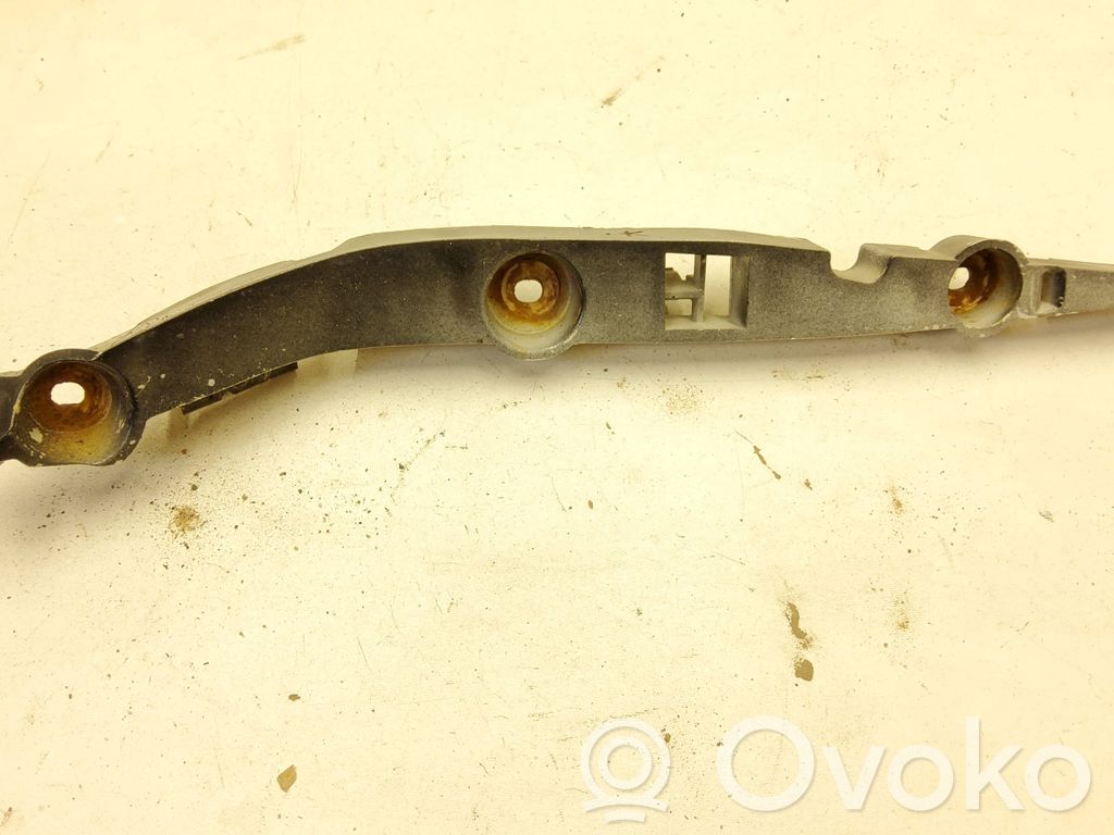 Front bumper mounting bracket