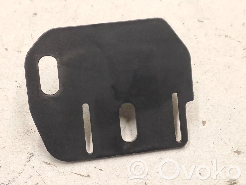 Front bumper mounting bracket   7136828