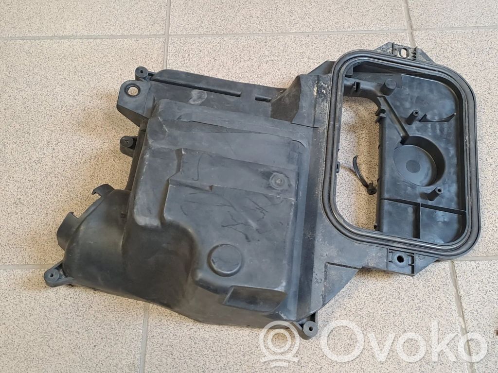 Audi A4 S4 B6 8E 8H Fuse box cover 