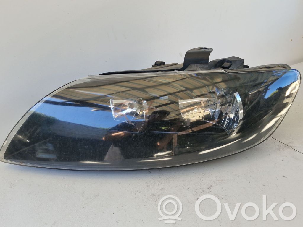 Audi Q7 4L Lampa przednia 