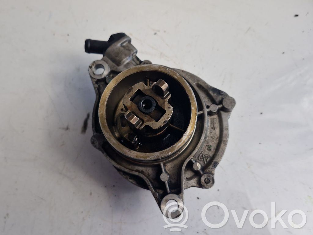 Vacuum pump   700437012